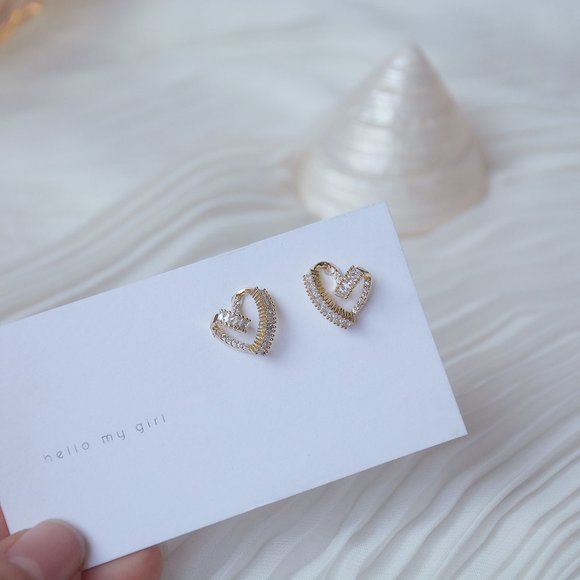 NEW 14K Gold Plated Diamond Heart Earrings a - Picture 5 of 7